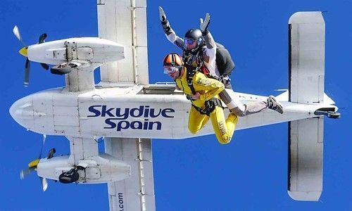 Estos son los mejores lugares de España para tirarse en paracaídas