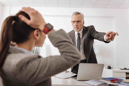 Abuso de poder en el trabajo: cómo identificarlo y qué hacer