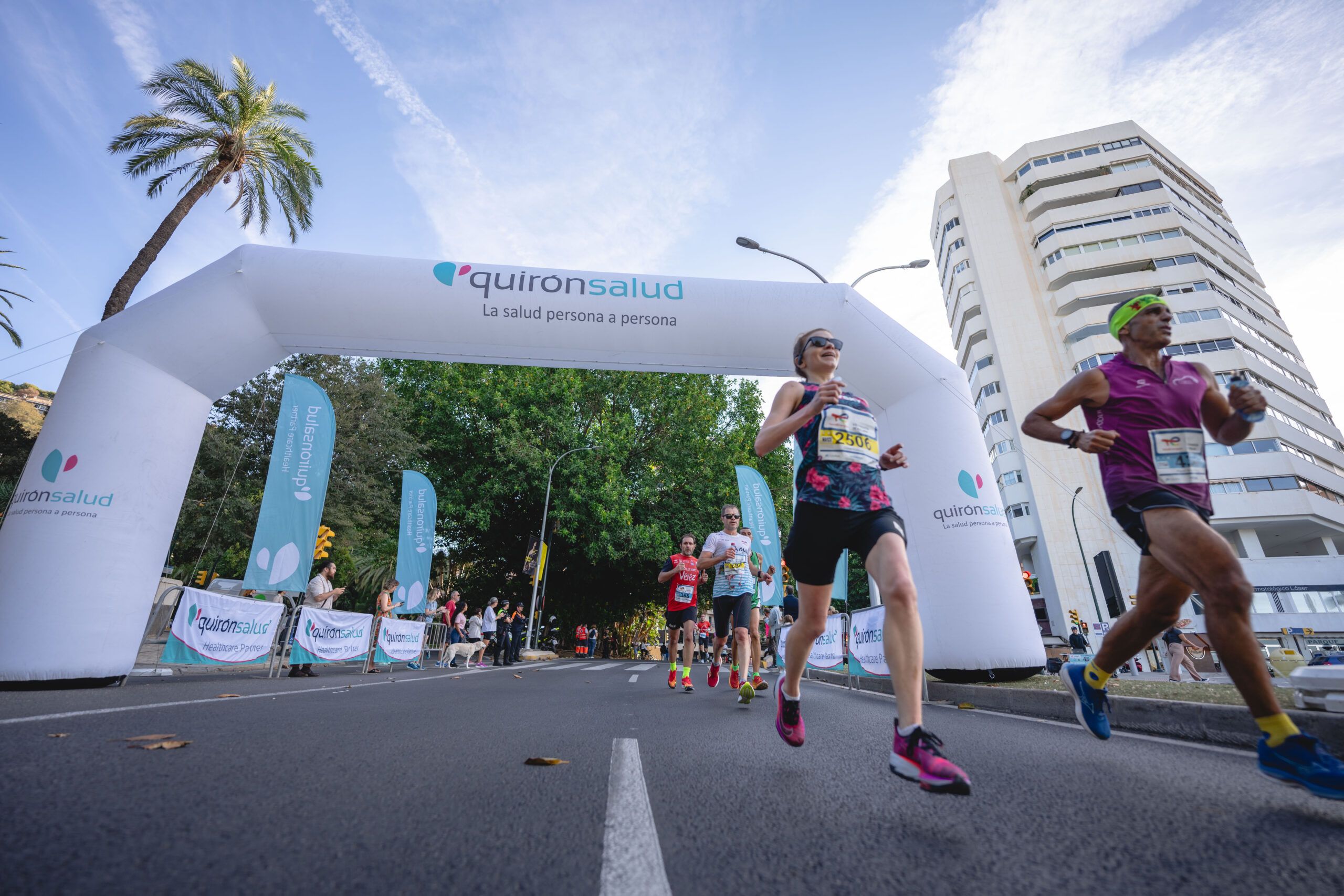 Quirónsalud, Proveedor Médico Oficial del TotalEnergies Media Maratón de Málaga 2025 Quirónsalud, Proveedor Médico Oficial del TotalEnergies Media Maratón de Málaga 2025