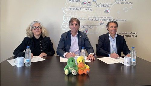 Quirónsalud firma acuerdo con la Casa Ronald McDonald de Sevilla para la acogida de familias con niños hospitalizados