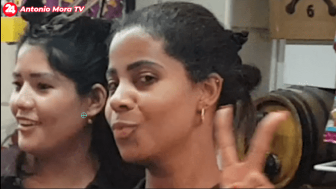 Junior y Yoana celebraron su 8º aniversario en la dirección del Bar Hamburguesería EL LÁBARO con Son de Indianos